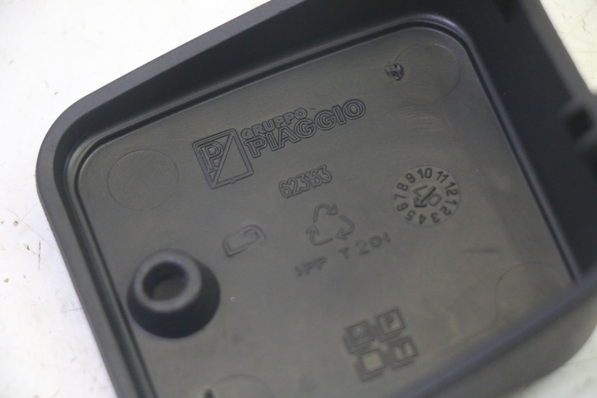 photo de BREMSPUMPE ABDECKUNG PIAGGIO MP3 125 (2006 - 2014)