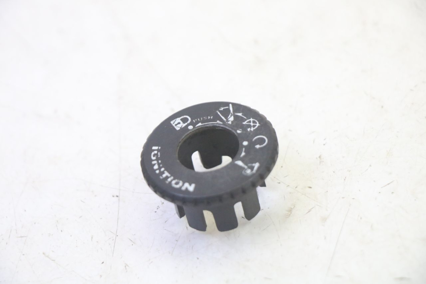 photo de ZÜNDSCHLOSSABDECKUNG QUADRO 4 4D 350 (2015 - 2018)