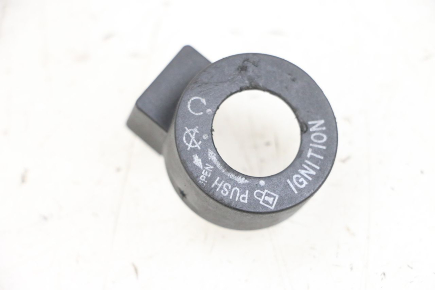 photo de ZÜNDSCHLOSSABDECKUNG PEUGEOT KISBEE 4T 50 (2010 - 2017)