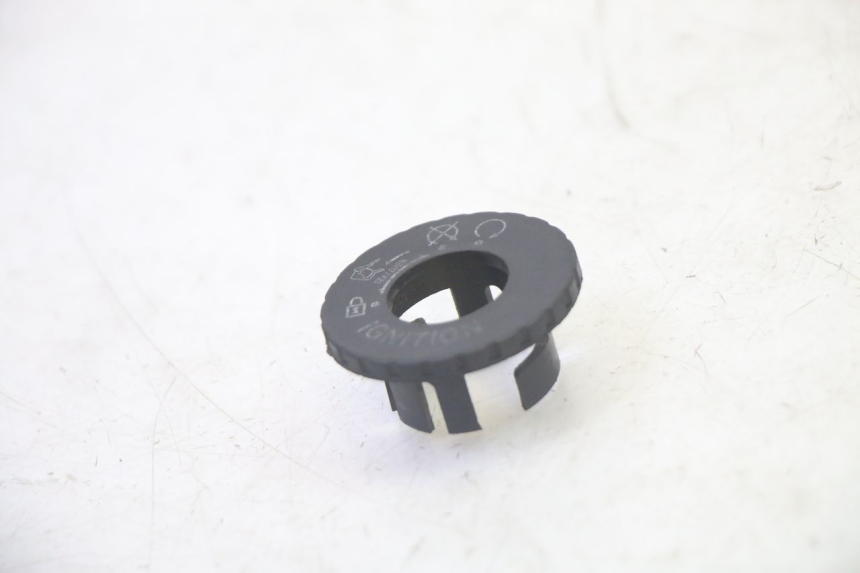 photo de ZÜNDSCHLOSSABDECKUNG PEUGEOT TWEET PRO CARGO 50 (2018 - 2020)