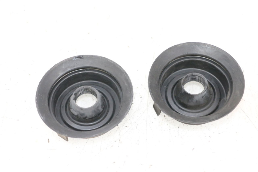 photo de SCHEINWERFERSTAUBDECKEL YAMAHA XMAX X-MAX 125 (2006 - 2009) - Detailansicht des Bauteils