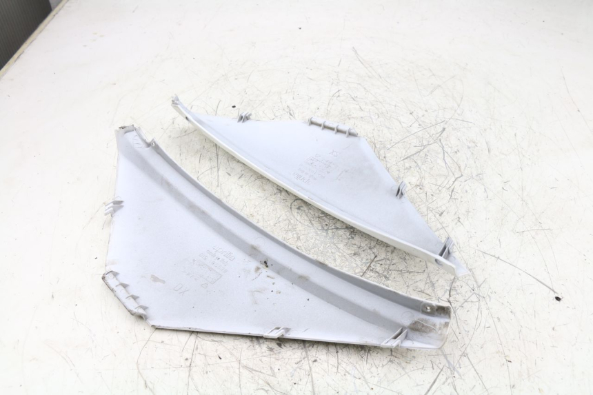 photo de UNTER SITZ VERKLEIDUNG APRILIA ATLANTIC S 125 (2010 - 2013)