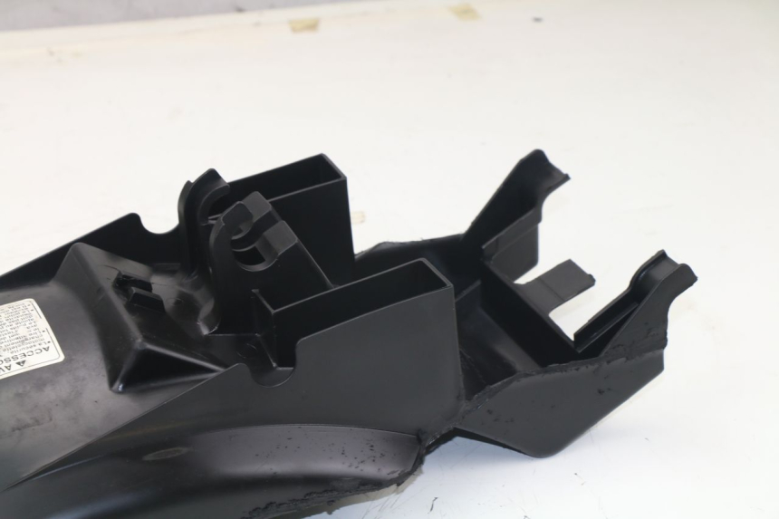photo de UNTER SITZ VERKLEIDUNG HONDA CBF N 600 (2004 - 2007)