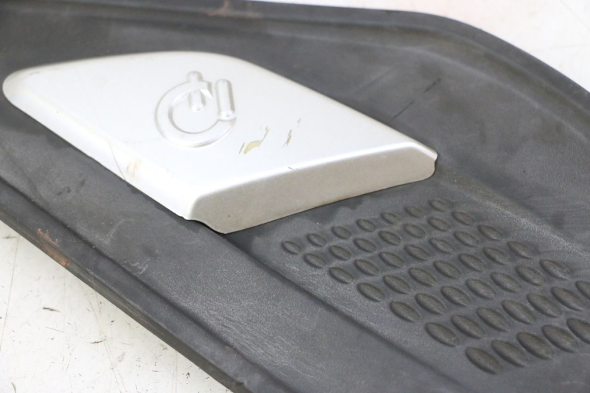 photo de UNTER SITZ VERKLEIDUNG RECHTS QUADRO 4 4D 350 (2015 - 2018)