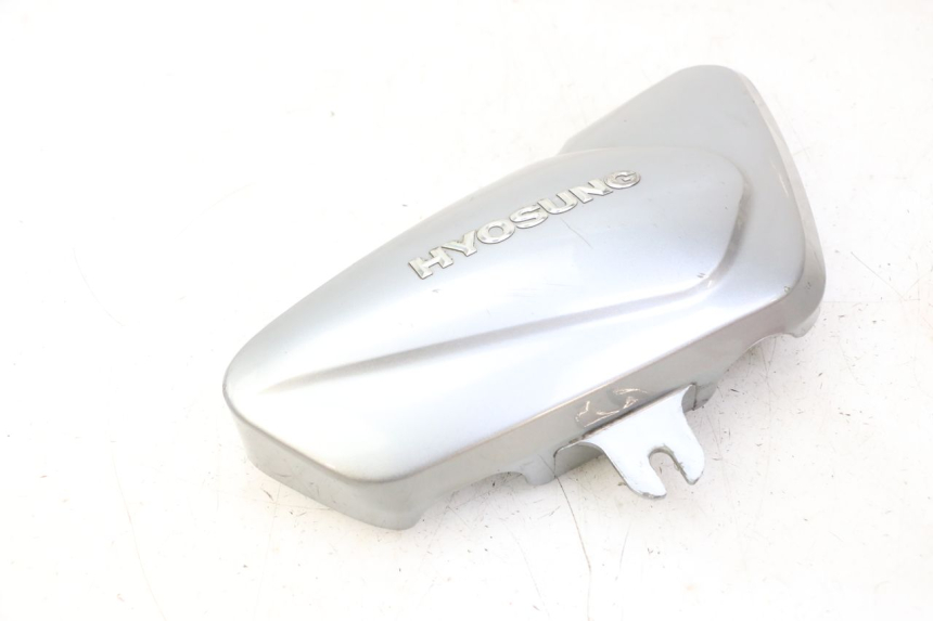 photo de VERKLEIDUNG UNTER DEM RECHTEN SITZ HYOSUNG GV AQUILA 125 (2000 - 2004)