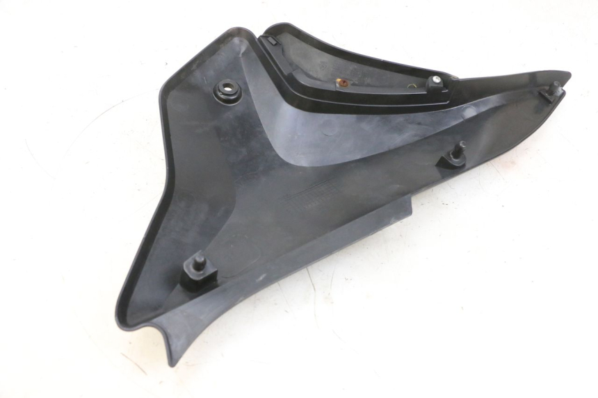 photo de UNTER SITZ VERKLEIDUNG RECHTS KSR CODE 125 (2018 - 2020) - Geprüftes Gebrauchtteil