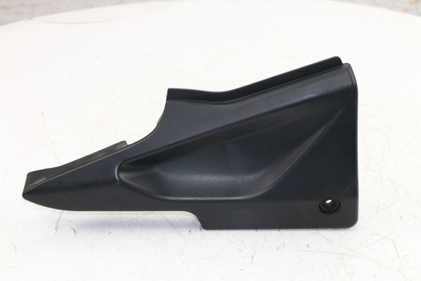 photo de UNTER SITZ VERKLEIDUNG RECHTS DAELIM VJ ROADWIN 125 (2004 - 2007)