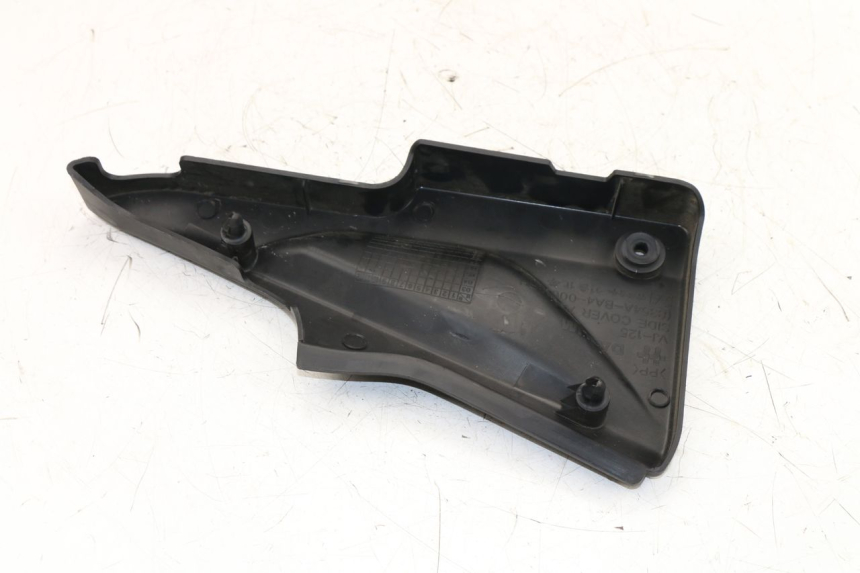 photo de UNTER SITZ VERKLEIDUNG RECHTS DAELIM VJ ROADWIN 125 (2004 - 2007)