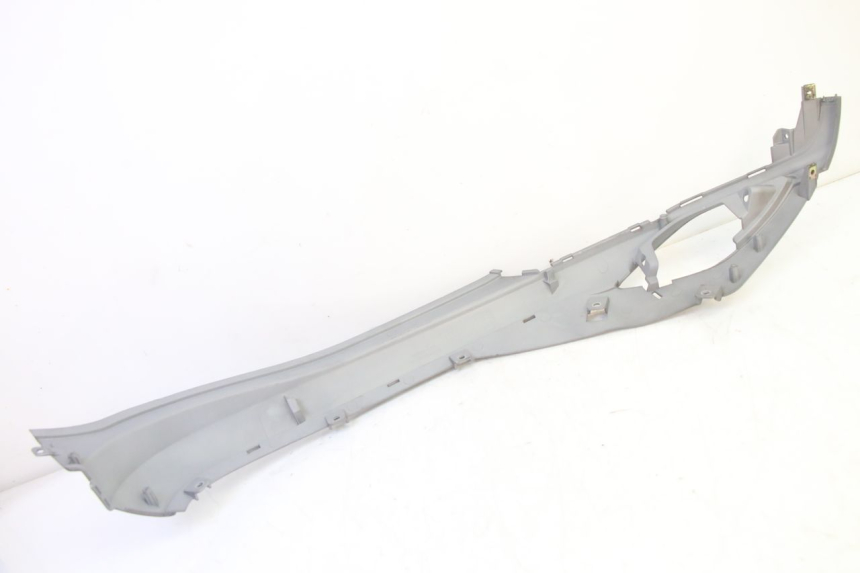 photo de RECHTER SITZBANKDECKEL SYM FIDDLE 3 III 125 (2014 - 2020) - Technische Nahaufnahme