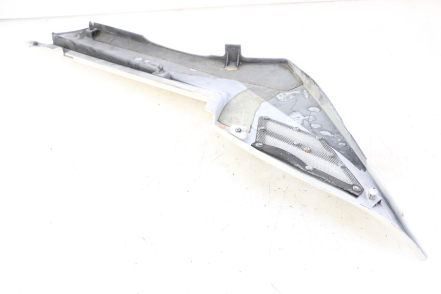 photo de UNTER SITZ VERKLEIDUNG RECHTS YAMAHA FJ 36Y 1100 (1984 - 1985)