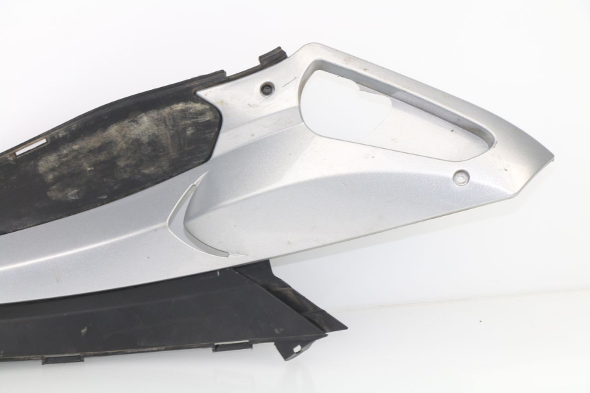 photo de UNTER SITZ VERKLEIDUNG RECHTS GILERA RUNNER 50 (1999 - 2005)
