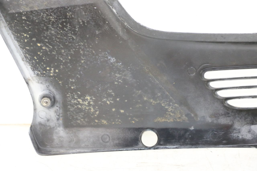 photo de UNTER SITZ VERKLEIDUNG RECHTS HONDA CBR F 1000 (1993 - 1996)