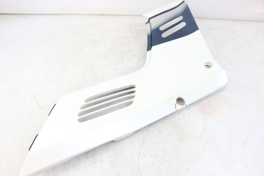 photo de UNTER SITZ VERKLEIDUNG RECHTS HONDA CBR F 1000 (1993 - 1996)