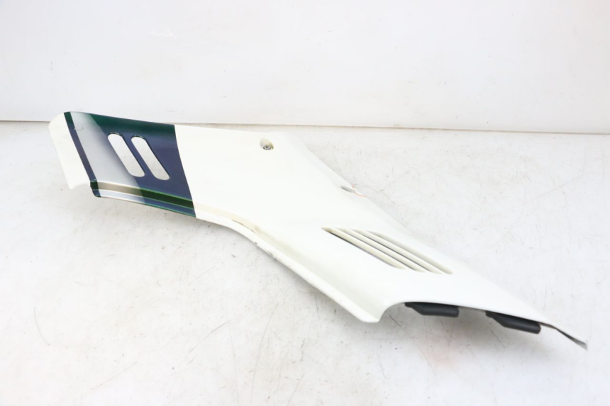 photo de UNTER SITZ VERKLEIDUNG RECHTS HONDA CBR F 1000 (1993 - 1996)