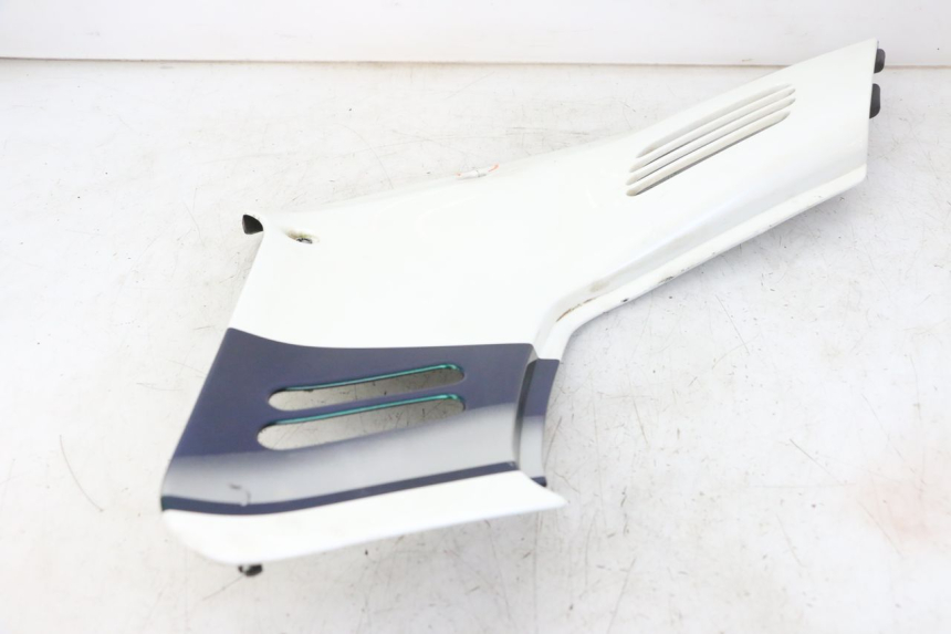 photo de UNTER SITZ VERKLEIDUNG RECHTS HONDA CBR F 1000 (1993 - 1996)