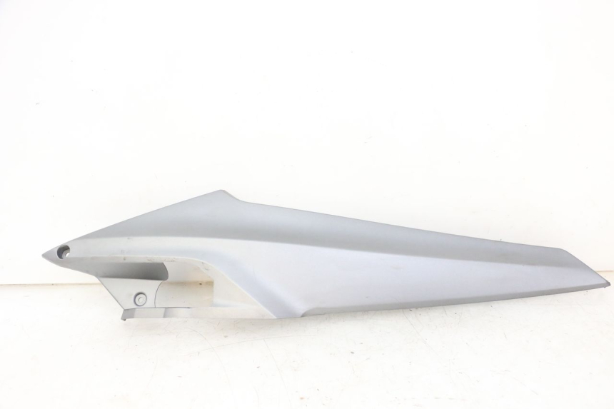 photo de UNTER SITZ VERKLEIDUNG RECHTS SYM JOYMAX 125 (2010 - 2017)