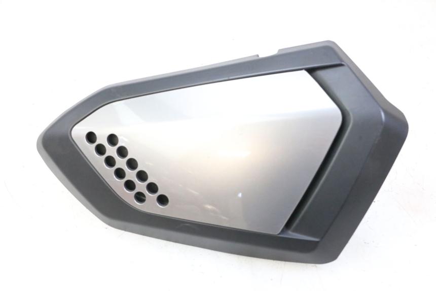 photo de UNTER SITZ VERKLEIDUNG RECHTS KEEWAY K-LIGHT KLIGHT 125 (2018 - 2025)