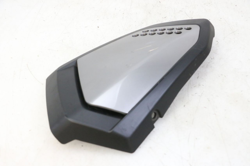 photo de UNTER SITZ VERKLEIDUNG RECHTS KEEWAY K-LIGHT KLIGHT 125 (2018 - 2025)