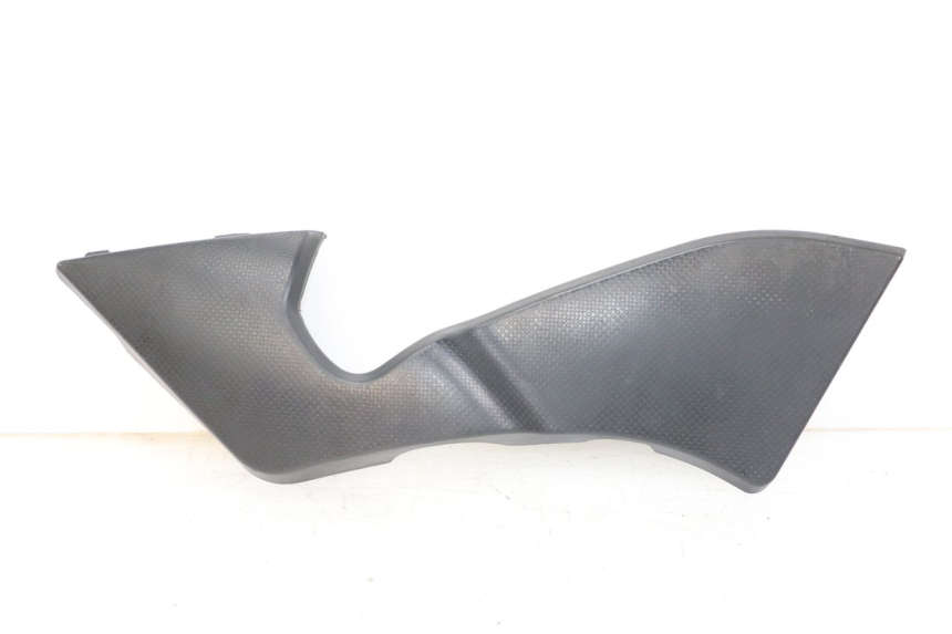 photo de UNTER SITZ VERKLEIDUNG RECHTS KYMCO K-PW K-PIPE 50 (2012 - 2017)