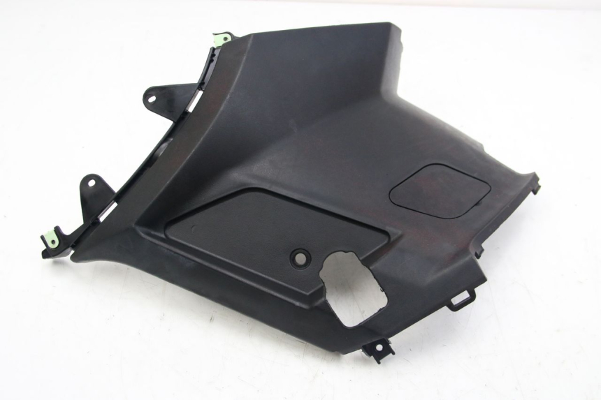 photo de UNTER SITZ VERKLEIDUNG RECHTS PEUGEOT KISBEE 2T 50 (2018 - 2022)