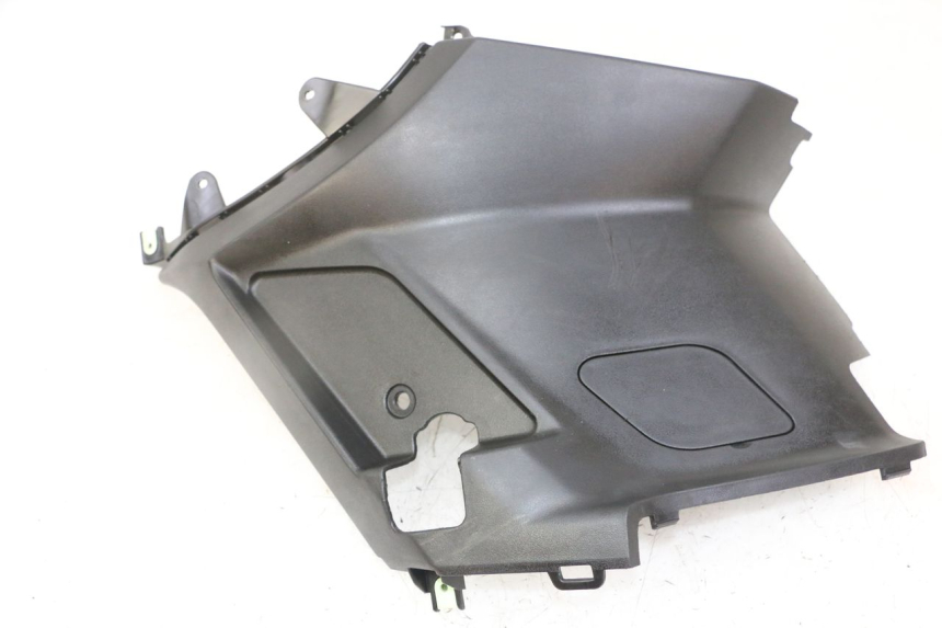 photo de UNTER SITZ VERKLEIDUNG RECHTS PEUGEOT KISBEE 2T 50 (2018 - 2022)