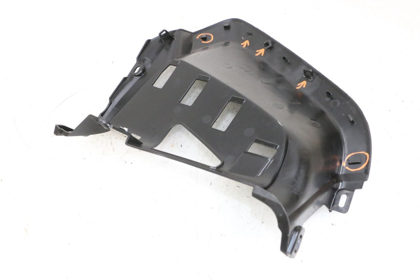 photo de UNTER SITZ VERKLEIDUNG RECHTS YAMAHA NEO'S CORE 1 (2022 - 2026) - Detailansicht des Bauteils