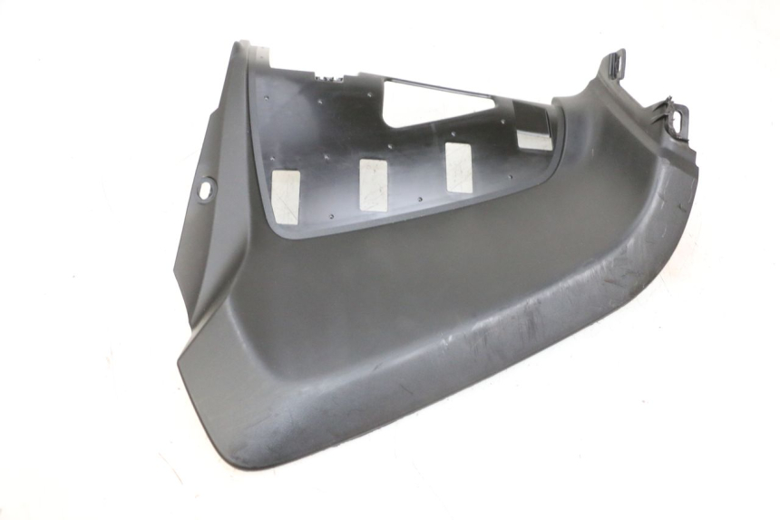 photo de UNTER SITZ VERKLEIDUNG RECHTS YAMAHA NEO'S CORE 1 (2022 - 2026) - Hochauflösende Nahaufnahme