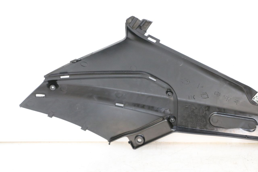 photo de UNTER SITZ VERKLEIDUNG RECHTS PIAGGIO NRG POWER PUREJET 50 (2018 - 2021)