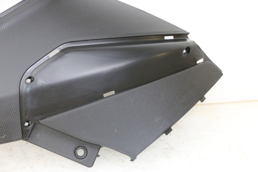 photo de UNTER SITZ VERKLEIDUNG RECHTS PIAGGIO NRG POWER PUREJET 50 (2018 - 2021)