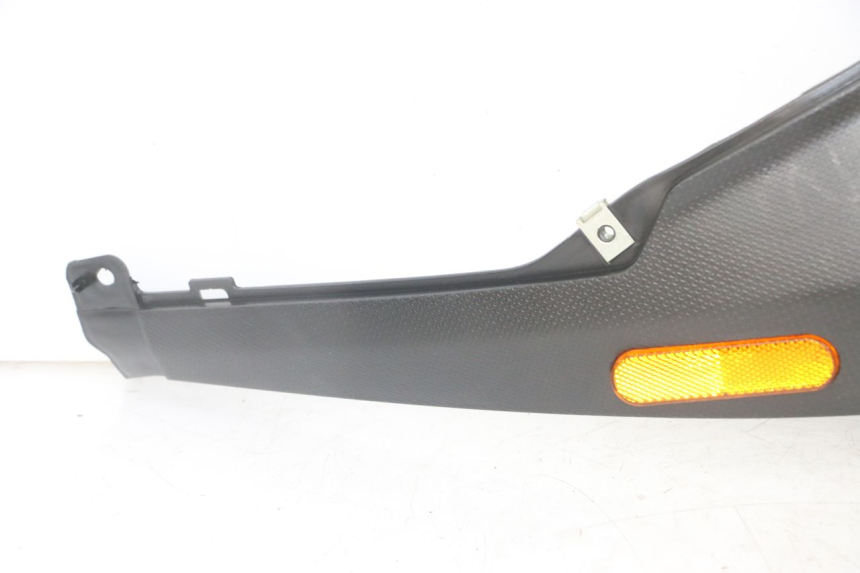 photo de UNTER SITZ VERKLEIDUNG RECHTS PIAGGIO NRG POWER PUREJET 50 (2018 - 2021)