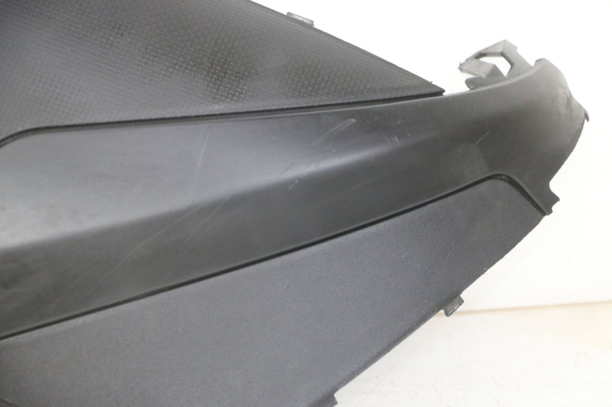 photo de UNTER SITZ VERKLEIDUNG RECHTS PIAGGIO NRG POWER PUREJET 50 (2018 - 2021)