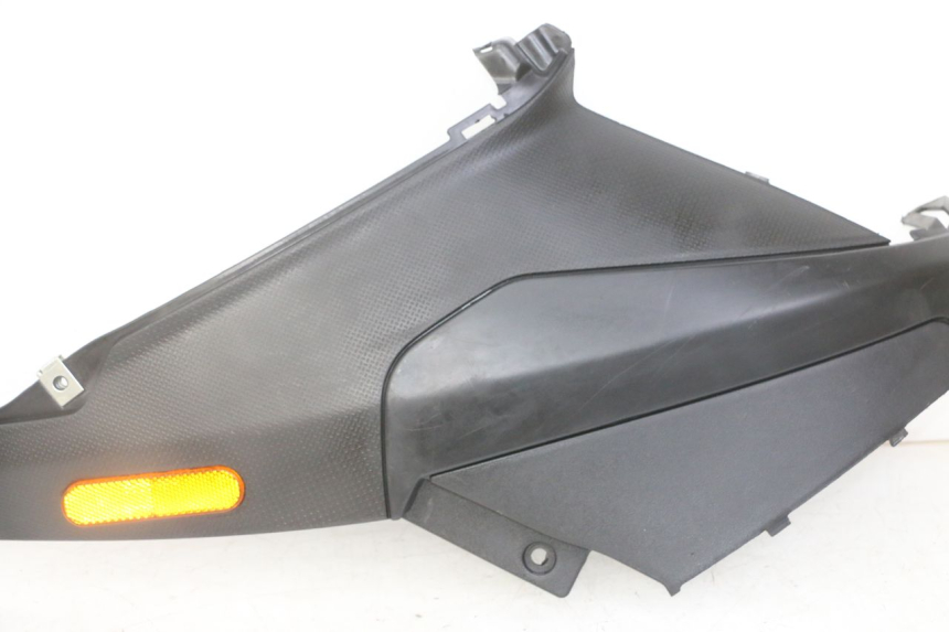 photo de UNTER SITZ VERKLEIDUNG RECHTS PIAGGIO NRG POWER PUREJET 50 (2018 - 2021)