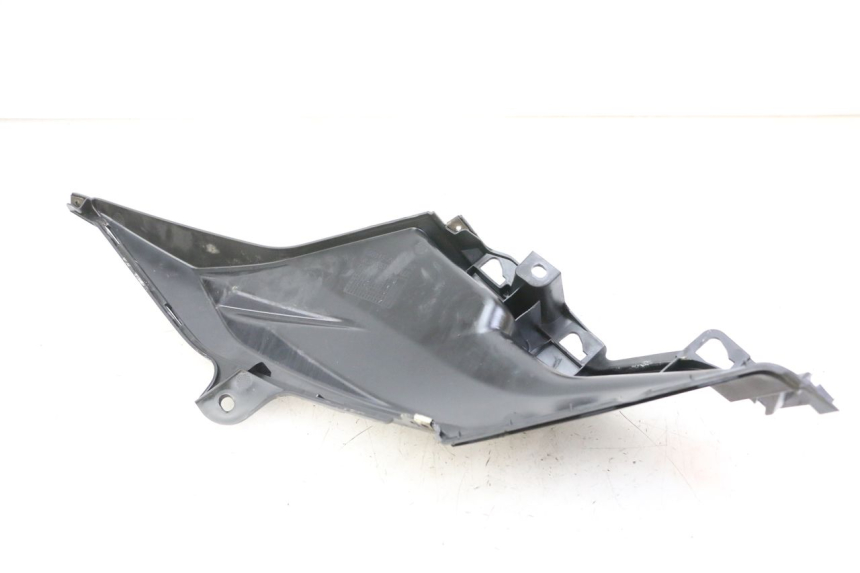 photo de UNTER SITZ VERKLEIDUNG RECHTS SYM ORBIT III 3 4T 50 (2021 - 2025) - Detailansicht des Bauteils