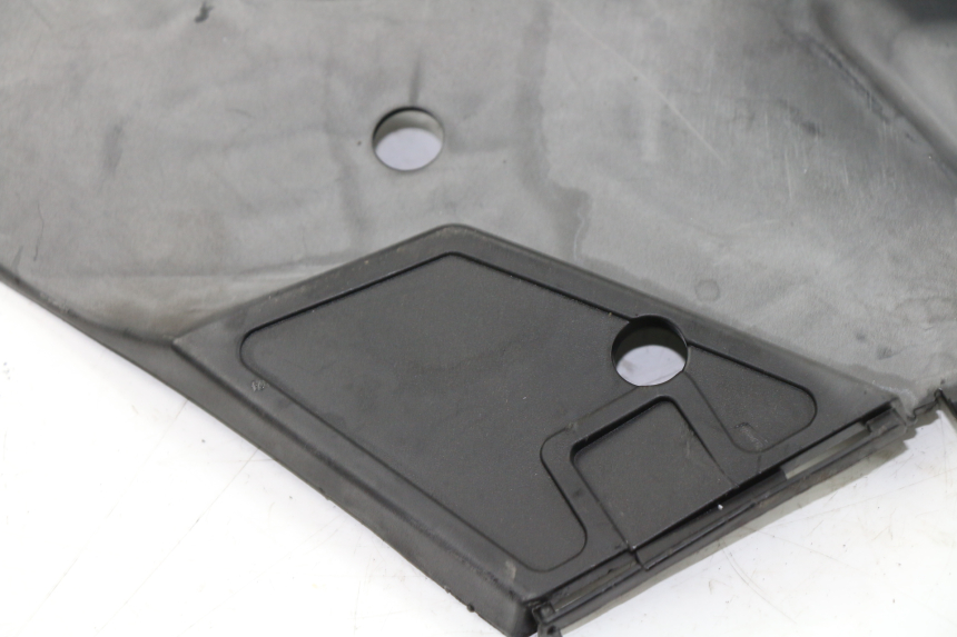 photo de UNTER SITZ VERKLEIDUNG RECHTS KYMCO PEOPLE S 125 (2000 - 2008)