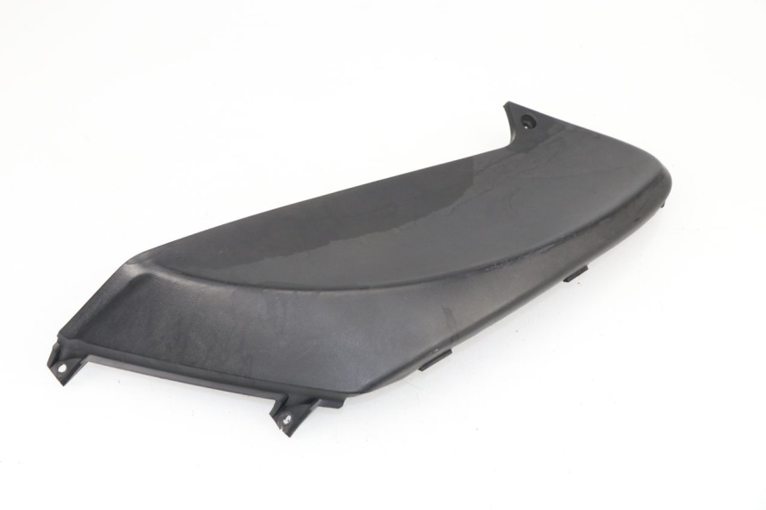 photo de UNTER SITZ VERKLEIDUNG RECHTS PIAGGIO FLY 2T 50 (2004 - 2017)