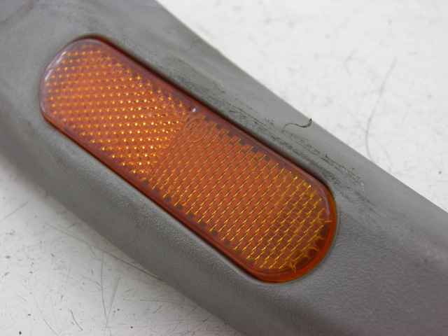 photo de UNTER SITZ VERKLEIDUNG RECHTS PIAGGIO LIBERTY 2T 50 (2004 - 2008)