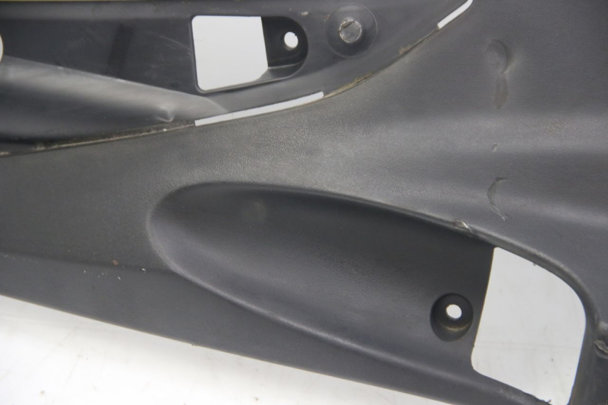 photo de RECHTER SITZBANKDECKEL SUZUKI SIXTEEN 125 (2008 - 2010)