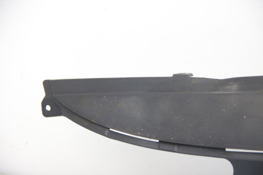 photo de RECHTER SITZBANKDECKEL SUZUKI SIXTEEN 125 (2008 - 2010)