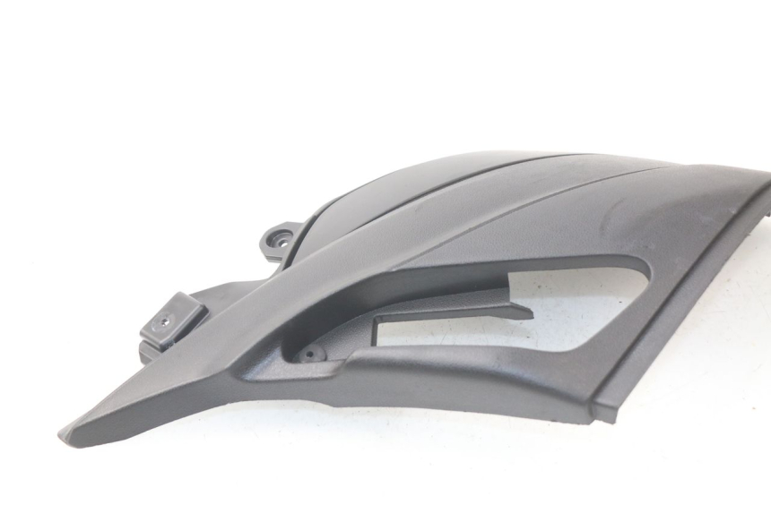 photo de UNTER SITZ VERKLEIDUNG RECHTS APRILIA SR 2T 50 (2018 - 2022)