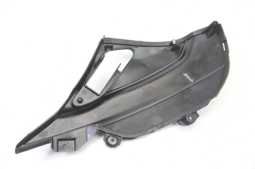 photo de UNTER SITZ VERKLEIDUNG RECHTS APRILIA SR 2T 50 (2018 - 2022)