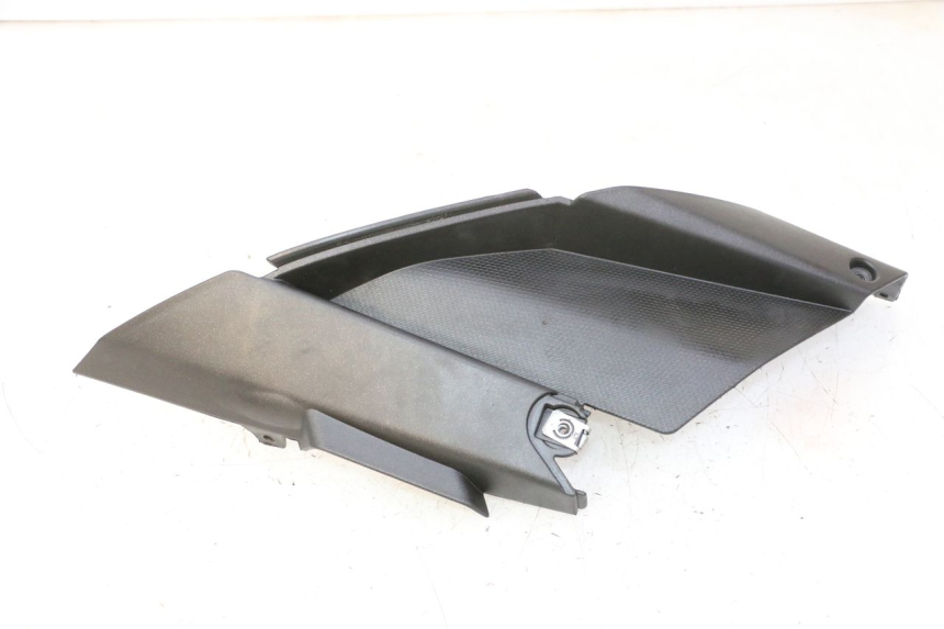 photo de UNTER SITZ VERKLEIDUNG RECHTS APRILIA SR R 2T LC 50 (2018 - 2021)