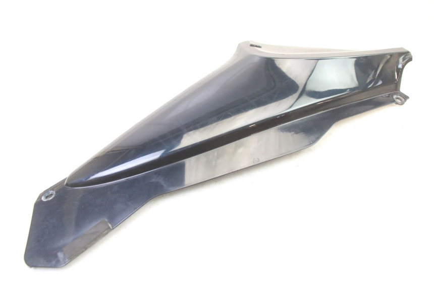 photo de UNTER SITZ VERKLEIDUNG RECHTS HONDA ST PAN EUROPEAN 1300 (2002 - 2013)