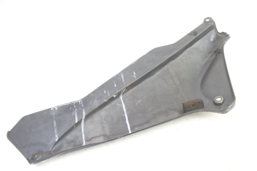 photo de UNTER SITZ VERKLEIDUNG RECHTS HONDA ST PAN EUROPEAN 1300 (2002 - 2013)