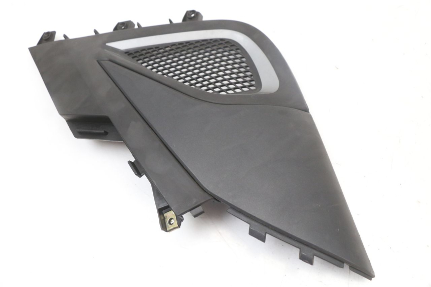 photo de UNTER SITZ VERKLEIDUNG RECHTS KYMCO SUPER 8 4T 50 (2018 - 2020)