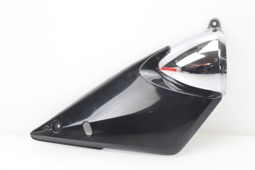 photo de UNTER SITZ VERKLEIDUNG RECHTS SUZUKI GSF N BANDIT 600 (2000 - 2004)