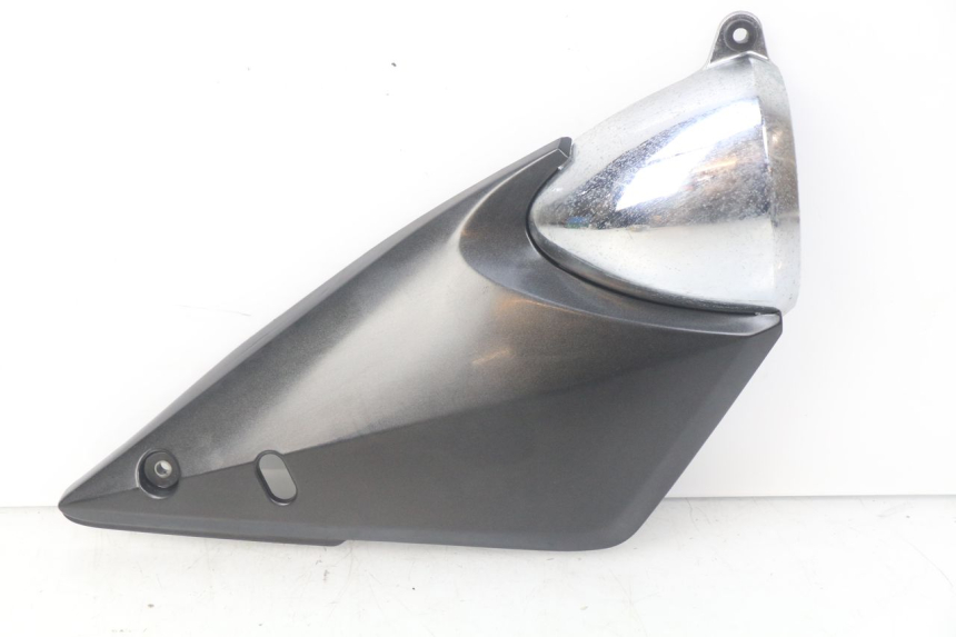 photo de UNTER SITZ VERKLEIDUNG RECHTS SUZUKI GSF N BANDIT 600 (2000 - 2004)