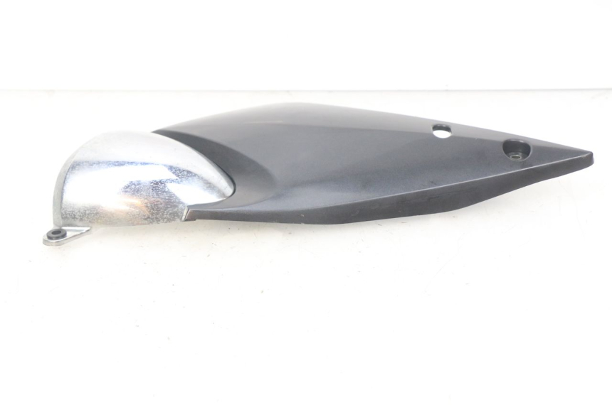 photo de UNTER SITZ VERKLEIDUNG RECHTS SUZUKI GSF N BANDIT 600 (2000 - 2004)