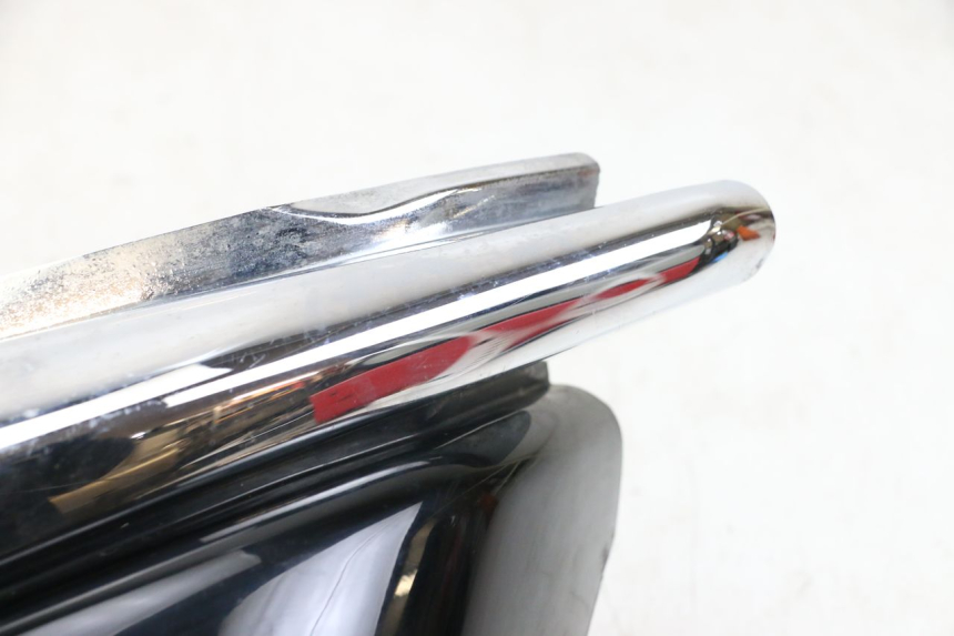 photo de UNTER SITZ VERKLEIDUNG RECHTS SUZUKI VL INTRUDER 125 (2004 - 2007)