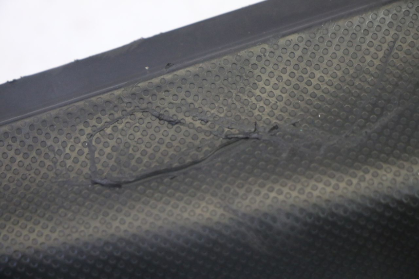 photo de UNTER SITZ VERKLEIDUNG RECHTS KSR TR SM 50 (2015 - 2018) - Detailansicht des Bauteils