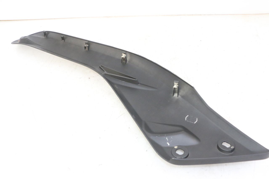 photo de RECHTER SITZBANKDECKEL YAMAHA X-MAX XMAX 125 (2010 - 2014)